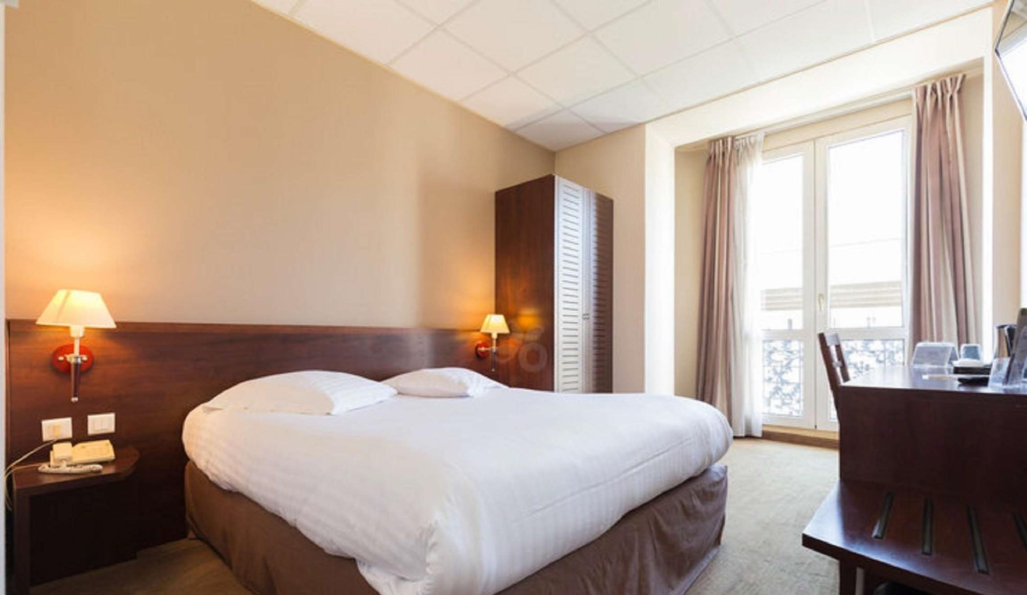 Le Noailles Gare Hotel 3*