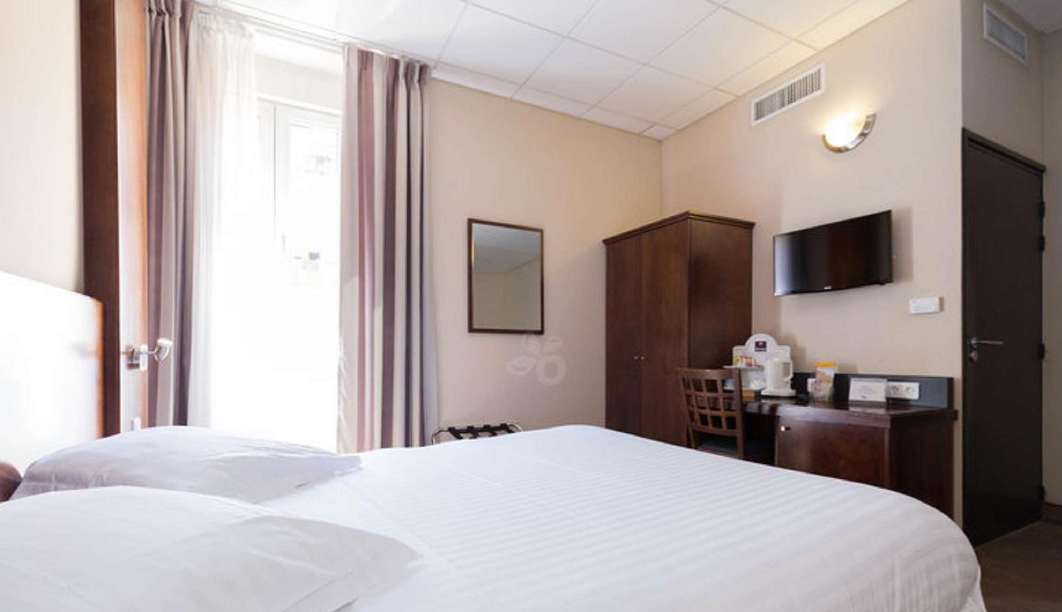 Le Noailles Gare Hotel